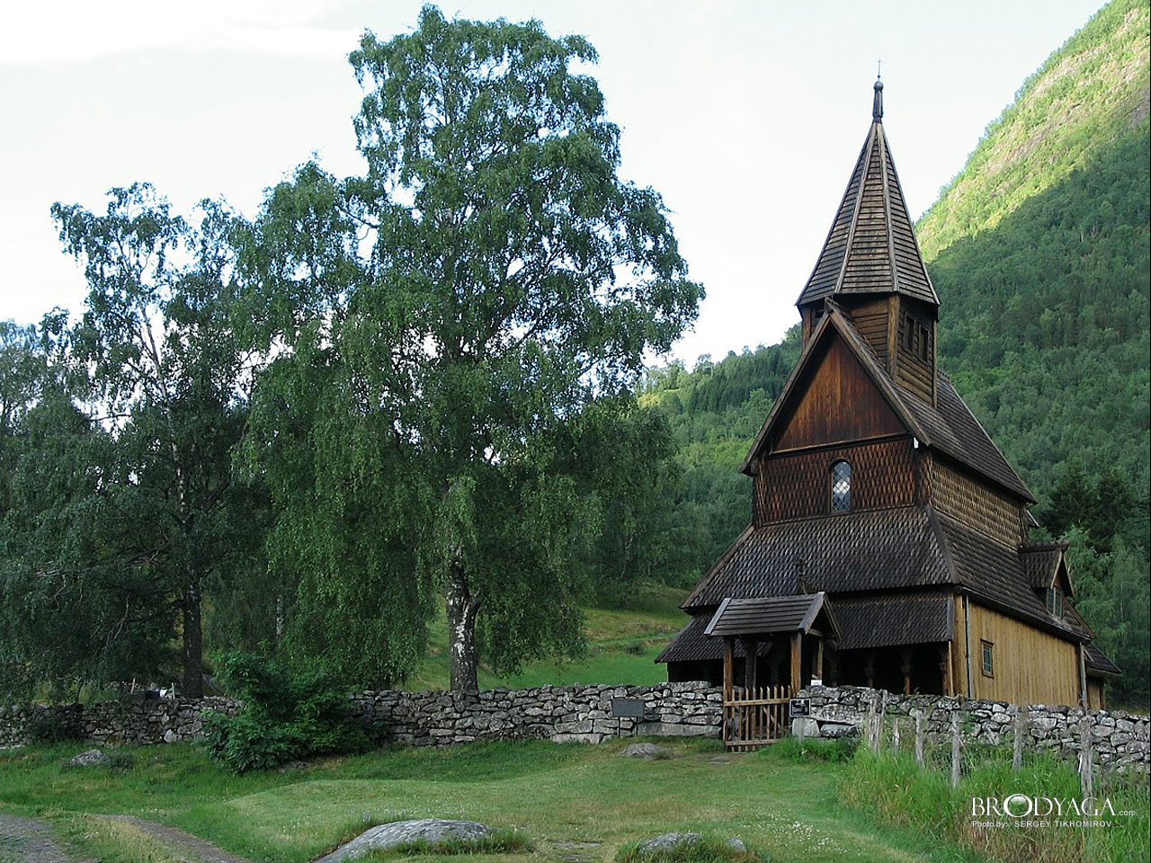 Urnes
